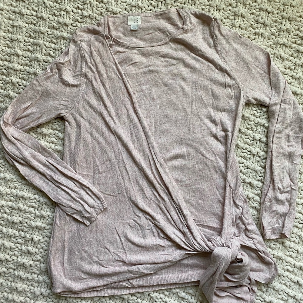 🚨 SOLD 🚨 Sweater with Front Tie